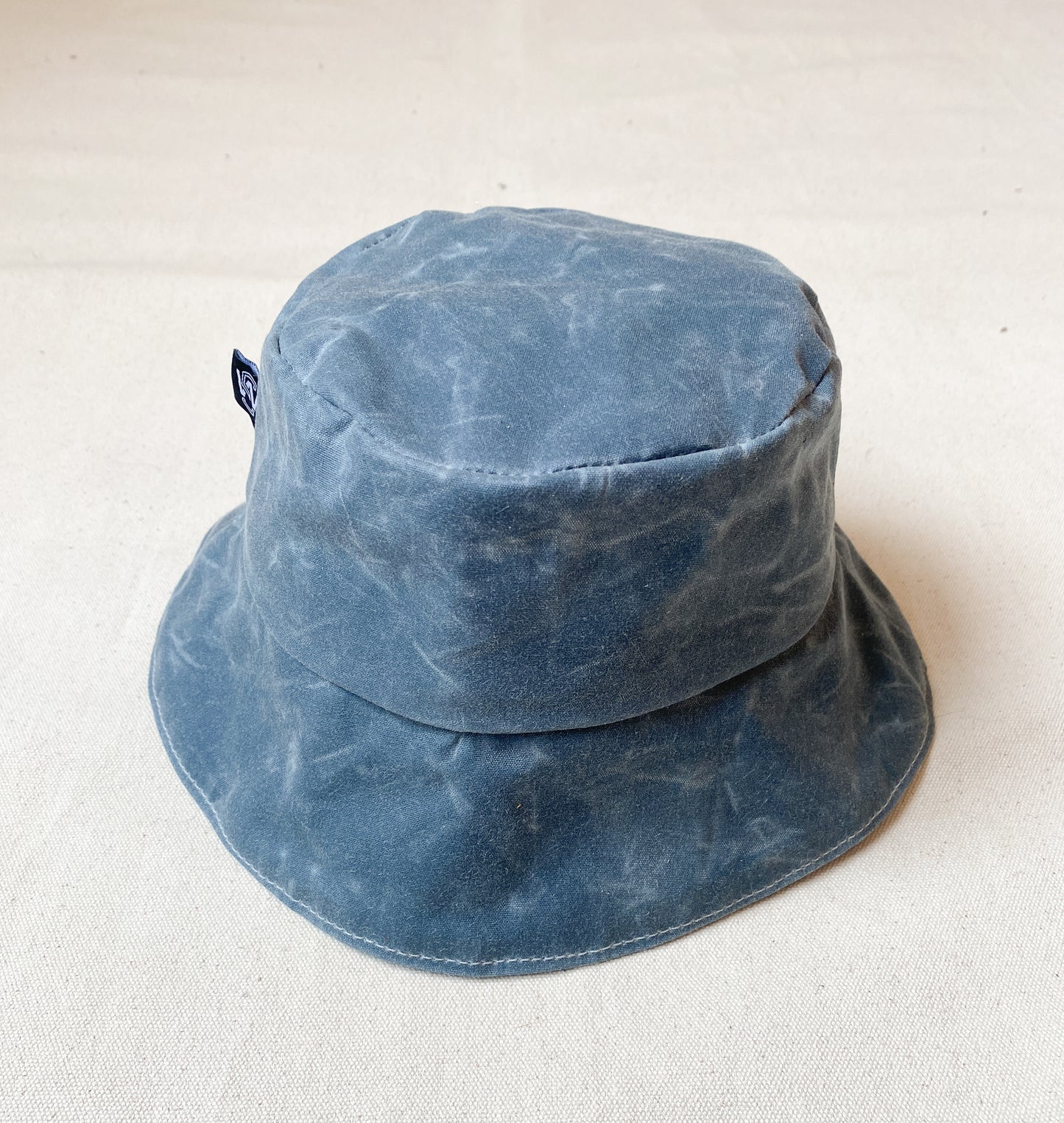 Waxed canvas Bucket Hat in slate.