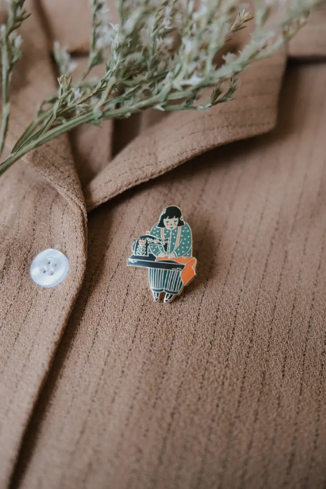Sewist Enamel Pin