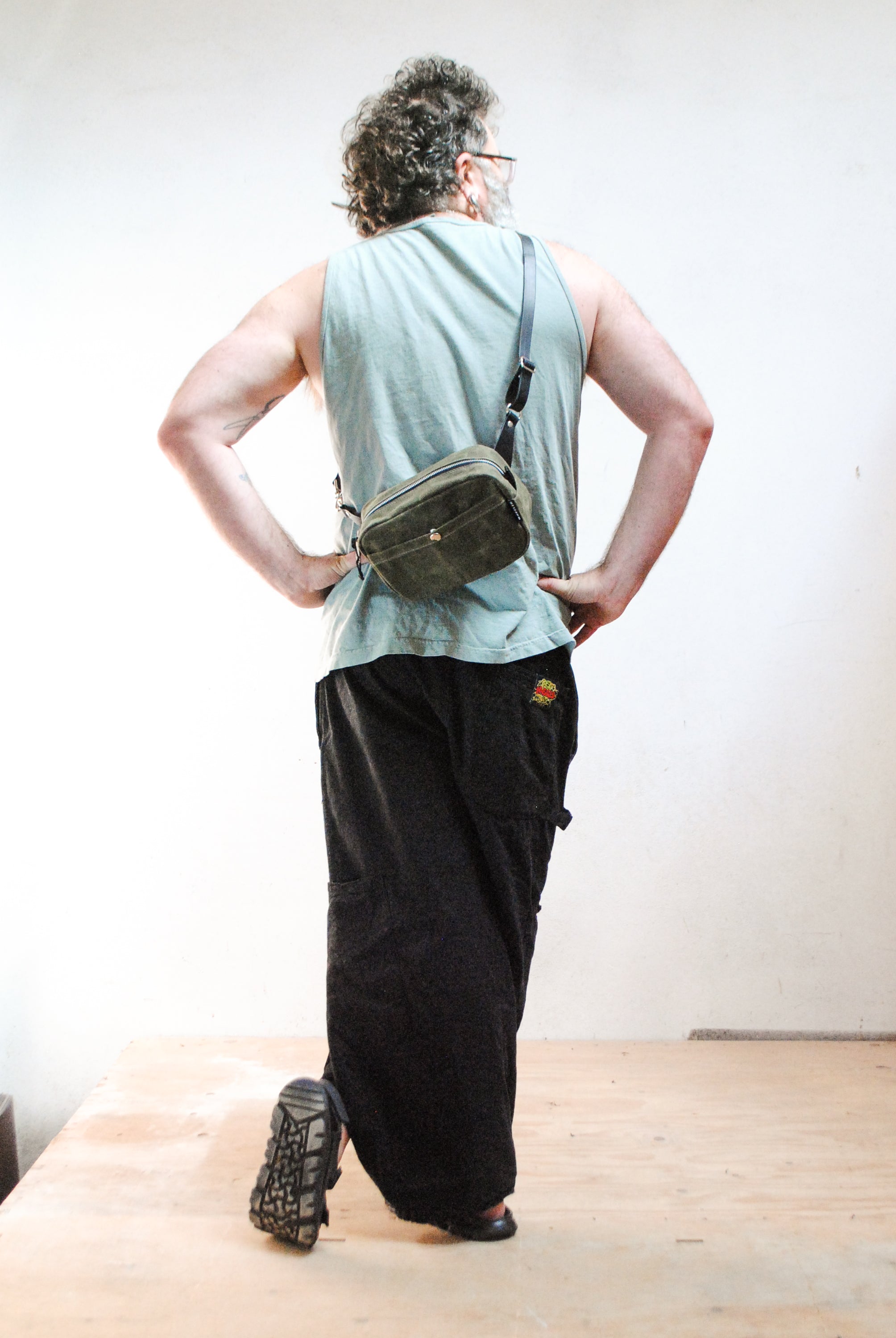 Waxed Canvas Box Bag with Leather Straps – Shift + Wheeler