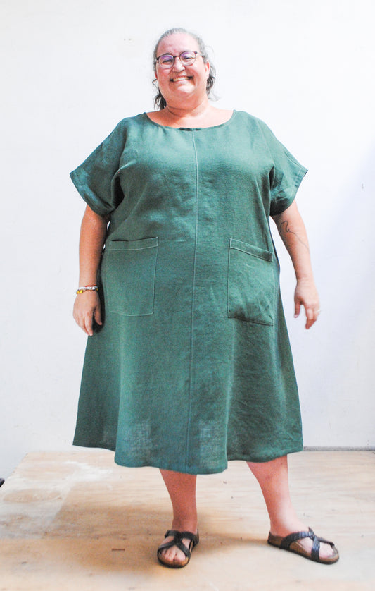 Our 100% linen A-line basic dress in green
