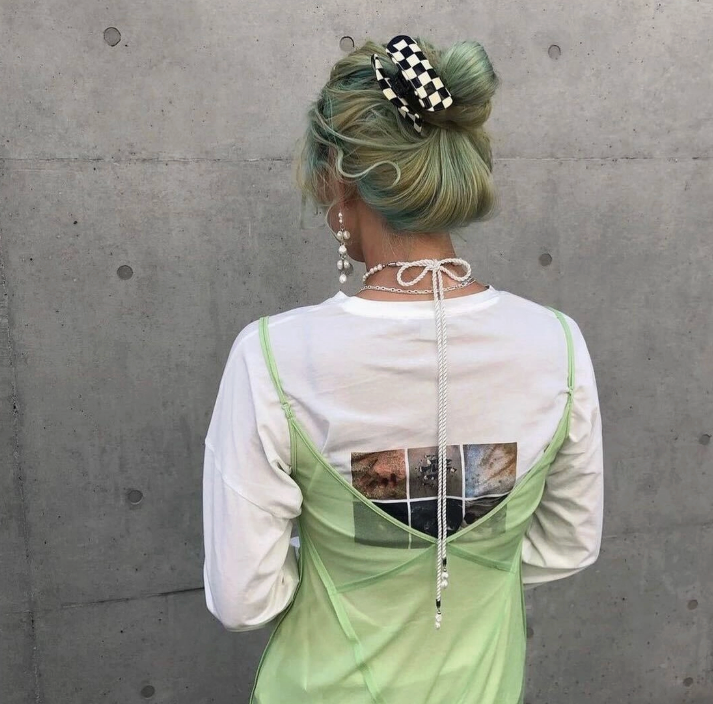 Checker Claw in Black/White