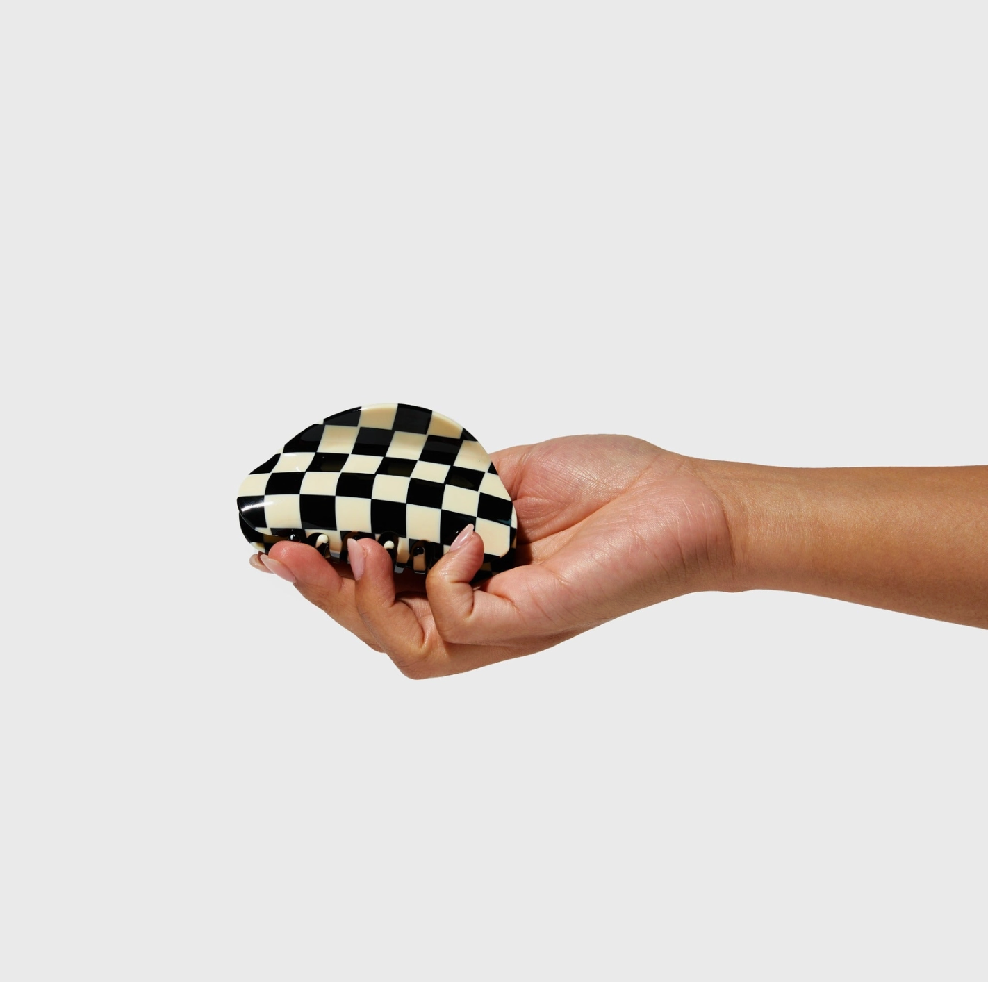 Checker Claw in Black/White