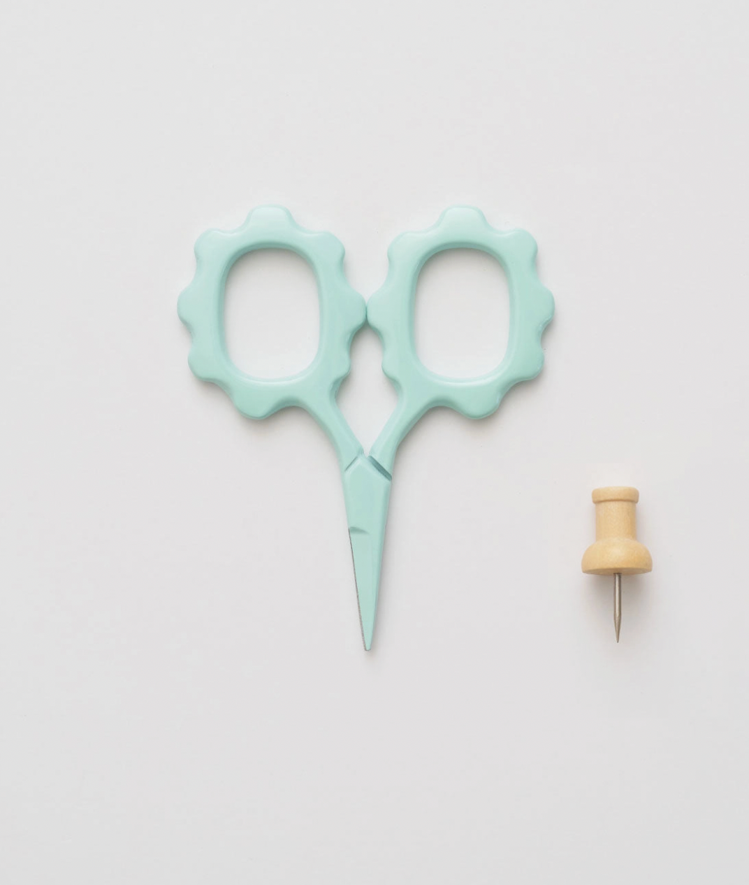 Mint Scallop Handle Embroidery Scissors