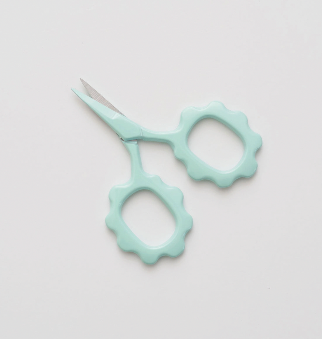 Mint Scallop Handle Embroidery Scissors