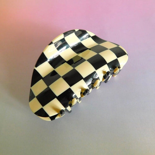 Checker Claw in Black/White